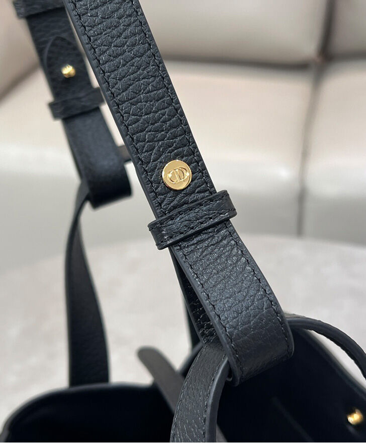 Christian Dior Medium Signature Bucket Bag M2480 Black